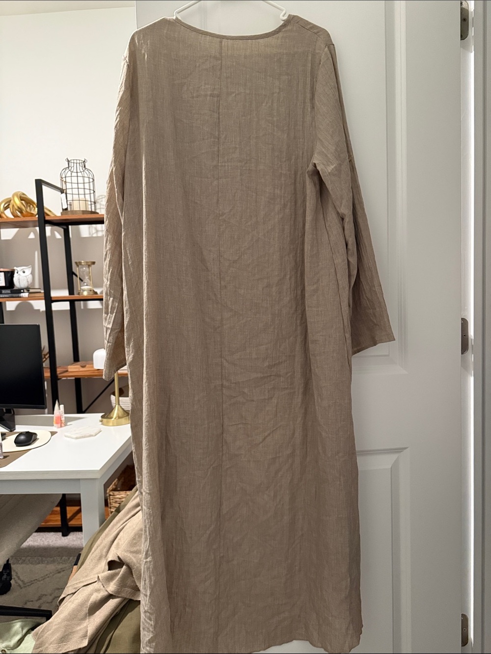 Amazon Taupe Beige High-Low Linen-Texture Tunic - Picture 7 of 7